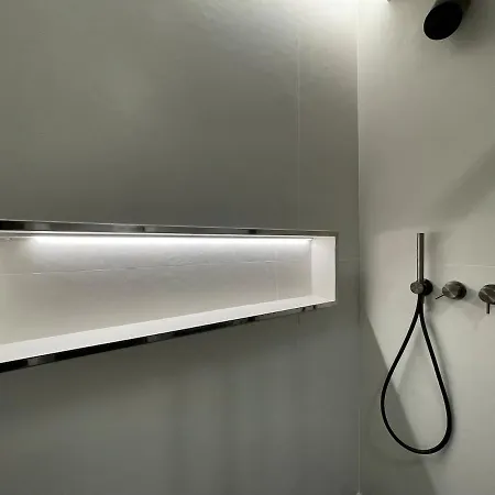 Azulis Terme 1 - Luxury Renovated In Center With Garden Appartamento